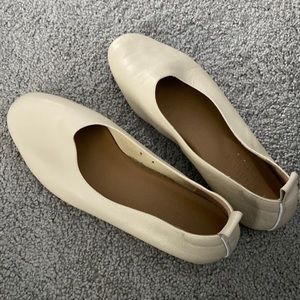 Everlane day glove flat